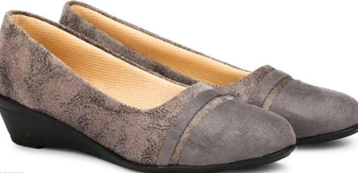 Checkout this latest Bellies
Product Name: *Attractive Women's Syntethic Leather Grey Bellies*
Materiel: Synthetic Leather
Sole Material: Polyurethane (PU)
Pattern: Solid
Multipack: Single
Sizes: 
IND-3 IND-4 IND-5 IND-6 IND-7 IND-8 IND-9
Country of Origin: India
Easy Returns Available In Case Of Any Issue


Catalog Rating: ★4.2 (74)

Catalog Name: Flayersoul Fashion Latest Women's Girl's Bellies Collection
CatalogID_2168856
C75-SC1068
Code: 973-11526029-994