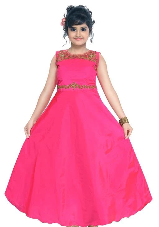 Checkout this latest Frocks & Dresses
Product Name: *Cute Elegant Girls Frocks & Dresses*
Fabric: Cotton Blend
Sleeve Length: Sleeveless
Pattern: Embroidered
Multipack: Single
Sizes:
3-4 Years (Bust Size: 22 in, Length Size: 32 in) 
4-5 Years (Bust Size: 24 in, Length Size: 34 in) 
5-6 Years (Bust Size: 26 in, Length Size: 36 in) 
6-7 Years (Bust Size: 28 in, Length Size: 38 in) 
7-8 Years, 8-9 Years (Bust Size: 30 in, Length Size: 40 in) 
9-10 Years, 10-11 Years (Bust Size: 34 in, Length Size: 44 in) 
Country of Origin: India
Easy Returns Available In Case Of Any Issue


Catalog Name: Flawsome Stylish Girls Frocks & Dresses
CatalogID_2554649
Code: 000-13093882

.