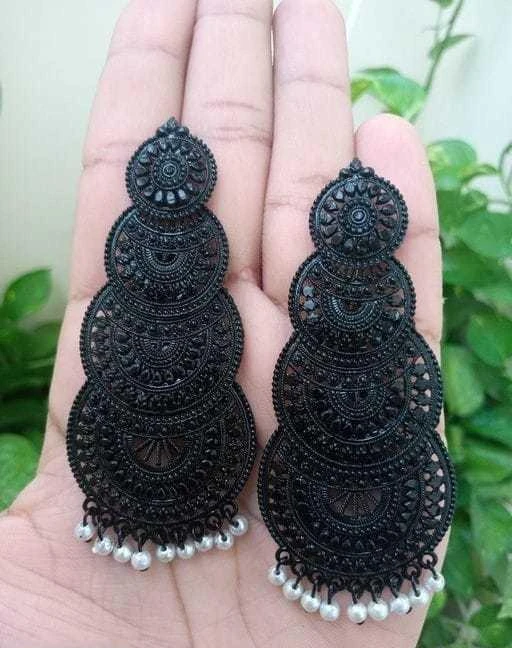 Checkout this latest Earrings & Studs
Product Name: *Feminine Chunky Earrings*
Base Metal: Alloy
Plating: No Plating
Stone Type: Artificial Stones & Beads
Sizing: Adjustable
Multipack: 1
Country of Origin: India
Easy Returns Available In Case Of Any Issue


SKU: r1pp0f8O
Supplier Name: Tanlooms

Code: 251-17582570-084

Catalog Name: Shimmering Chunky Earrings
CatalogID_3547151
M05-C11-SC1091