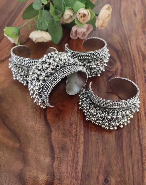 Checkout this latest Bracelet & Bangles
Product Name: *Allure Chic Bracelet & Bangles*
Base Metal: Alloy
Plating: Oxidised Silver
Stone Type: No Stone
Sizing: Adjustable
Type: Cuff
Multipack: 4
Sizes:2.2, 2.3, 2.4, 2.5, 2.6, 2.8, 2.10, Free Size, 2.12, 2.14, 3
Country of Origin: India
Easy Returns Available In Case Of Any Issue


Catalog Rating: ★4.5 (6)

Catalog Name: cuff bracelets Allure Graceful Bracelet & Bangles
CatalogID_3707638
C77-SC1094
Code: 604-18251693-6321