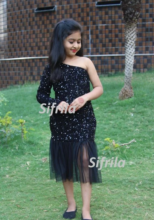 girls dress small