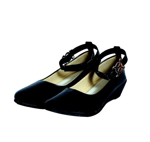 Checkout this latest Bellies & Ballerinas
Product Name: *Beautiful Women's Synthetic Black Bellies*
Material: Synthetic
Sole Material: Tpr
Pattern: Solid
Fastening & Back Detail: Slip-On
This is women dutch heel bellie with BELT
Sizes: 
IND-3, IND-4, IND-5, IND-6, IND-7, IND-8, IND-9
Country of Origin: India
Easy Returns Available In Case Of Any Issue


SKU: BLTB
Supplier Name: MAKE IT GOOD

Code: 482-19315591-999

Catalog Name: Voguish Women Bellies & Ballerinas
CatalogID_3972925
M09-C30-SC1068