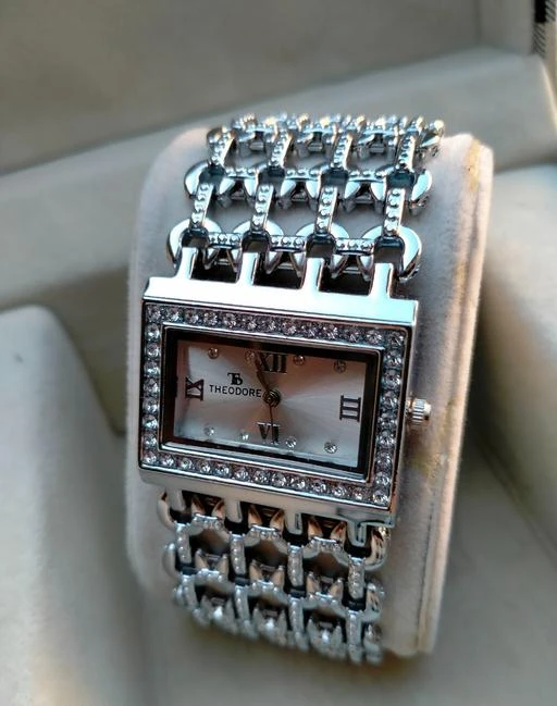 Checkout this latest Analog Watches
Product Name: *Attractive Women Watches*
Strap Material: Metal
Clasp Type: Stainless Steel Buckle
Date Display: No
Dial Color: Silver
Dial Design: Solid
Dial Shape: Rectangle/ Tonneau
Power Source: Battery Powered
Multipack: 1
Sizes: 
Free Size
Country of Origin: India
Easy Returns Available In Case Of Any Issue


SKU: QgUj3beD
Supplier Name: g trade

Code: 093-19871534-7011

Catalog Name: Classic Women Watches
CatalogID_4115311
M05-C13-SC1087
