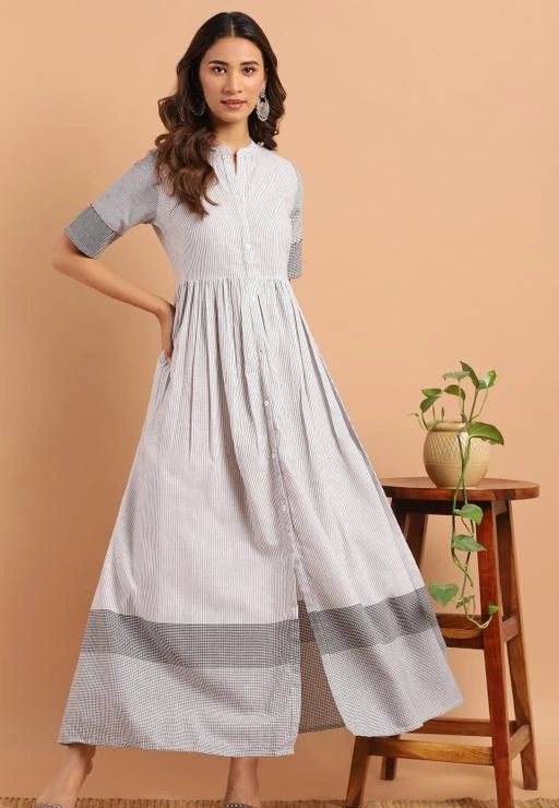 Checkout this latest Dresses
Product Name: *Janasya Women's White Cotton Western Dress With Pocket*
Fabric: Cotton
Sleeve Length: Short Sleeves
Pattern: Printed
Multipack: 1
Sizes:
XS (Bust Size: 34 in, Length Size: 55 in) 
S, M, L, XL, XXL, XXXL
Country of Origin: India
Easy Returns Available In Case Of Any Issue


Catalog Rating: ★4.3 (85)

Catalog Name: Janasya Fashionista Women Dresses
CatalogID_4581951
C79-SC1025
Code: 917-21657030-8922