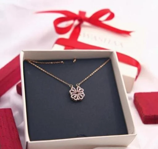 Simple Light Luxury Stainless Steel Jewellery Magnetic Two-Wear Clavicle  Chain Diamond Love Four-Leaf Clover