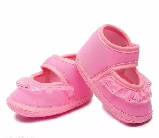 Little girl walking online shoes