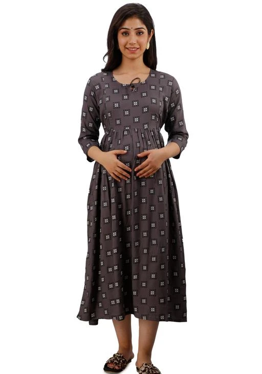 Checkout this latest Feeding Kurtis & Kurta Sets
Product Name: *Aagam Alluring Kurtis*
Fabric: Rayon
Sleeve Length: Three-Quarter Sleeves
Stitch Type: Stitched
Fit/ Shape: Flared
Pattern: Printed
Combo of: Single
This is grey printed maternity and feeding for pragnent in ankel length with zipper in both side . Will you comfortness and mesmerizing look
Sizes: 
S, M (Bust Size: 38 in) 
L (Bust Size: 40 in) 
XL (Bust Size: 42 in) 
XXL (Bust Size: 44 in) 
XXXL (Bust Size: 46 in) 
Country of Origin: India
Easy Returns Available In Case Of Any Issue


SKU: Greymaternit02
Supplier Name: NEW HEIGHTS ENTERPRISES

Code: 384-34033268-9991

Catalog Name: Jivika Fashionable Kurtis
CatalogID_8163741
M04-C53-SC2330