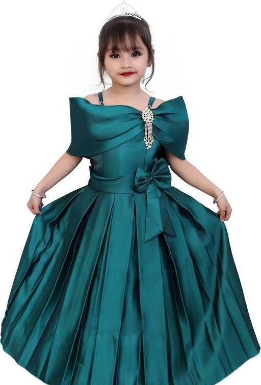 Checkout this latest Frocks & Dresses
Product Name: *Princess Fancy Girls Frocks & Dresses*
Fabric: Silk Blend
Sleeve Length: Sleeveless
Pattern: Self-Design
Net Quantity (N): Single
Sizes:
3-4 Years, 4-5 Years, 5-6 Years, 6-7 Years, 7-8 Years, 8-9 Years, 9-10 Years
Pari Mahal Dress your little girl with this Frock / Gown / Dress from Pari Mahal available on Snapdeal. Pair it up with a cute hair accessory and closed shoes for her to shine at the best friend's birthday, Functions, Parties & Etc..
Country of Origin: India
Easy Returns Available In Case Of Any Issue


SKU: RF-1029-GREEN 
Supplier Name: RIYA FASHION

Code: 244-34675532-9941

Catalog Name: Flawsome Elegant Girls Frocks & Dresses
CatalogID_8319541
M10-C32-SC1141