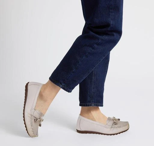 Checkout this latest Bellies & Ballerinas
Product Name: *Trendy Femmine Ethnic Women's Loafer *
Sizes: 
IND-5, IND-6, IND-7, IND-8, IND-9
Easy Returns Available In Case Of Any Issue


SKU: W048-517-Cream
Supplier Name: Zappy Lifestyle Private Limited

Code: 015-3761646-8751

Catalog Name: YEPPLO Femmine Ethnic Women's Loafer Vol 7
CatalogID_526649
M09-C30-SC1068