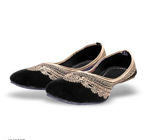 Checkout this latest Bellies & Ballerinas
Product Name: *Trendy Women's Bellies *
Material: Velvet
Pattern: Embellished
Sizes: 
IND-4, IND-8
Easy Returns Available In Case Of Any Issue


Catalog Rating: ★3.9 (54)

Catalog Name: Trendy Women's Bellies
CatalogID_668824
C75-SC1066
Code: 551-4613397-994