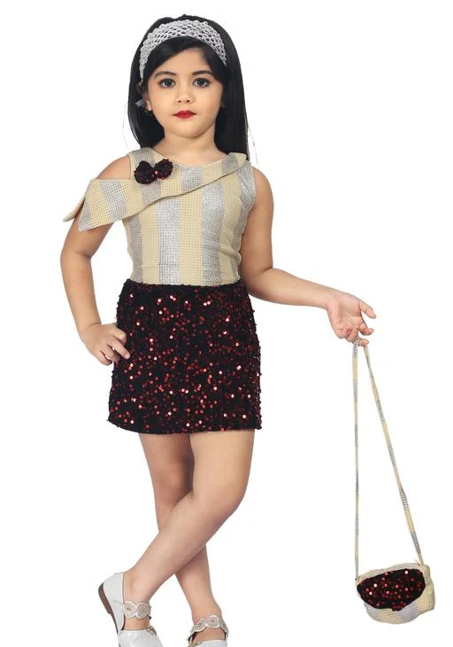 Checkout this latest Frocks & Dresses
Product Name: *Agile Fancy Girls Frocks & Dresses*
Fabric: Cotton Blend
Sleeve Length: Short Sleeves
Pattern: Printed
Sizes:
2-3 Years (Bust Size: 20 in, Length Size: 20 in) 
3-4 Years (Bust Size: 22 in, Length Size: 22 in) 
4-5 Years (Bust Size: 24 in, Length Size: 24 in) 
5-6 Years (Bust Size: 26 in, Length Size: 26 in) 
6-7 Years (Bust Size: 28 in, Length Size: 28 in) 
7-8 Years (Bust Size: 30 in, Length Size: 30 in) 
Country of Origin: India
Easy Returns Available In Case Of Any Issue


SKU: BF-546
Supplier Name: LINOTEX.CO

Code: 324-56836619-966

Catalog Name: Agile Fancy Girls Frocks & Dresses
CatalogID_14658570
M10-C32-SC1141