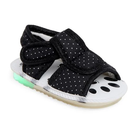 Baby boy best sale sandals with sound