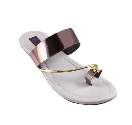 Simple on sale girl chappal