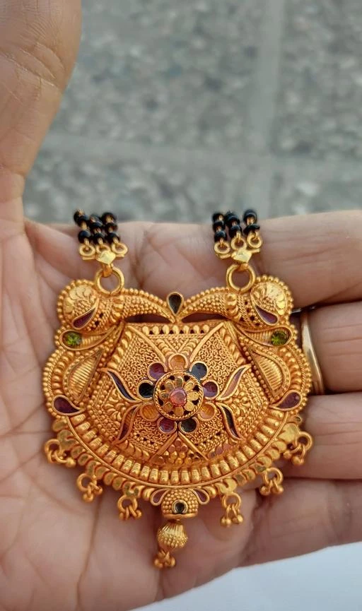 Gold mangalsutra store big pendant designs